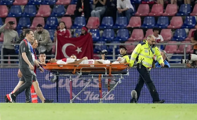 Ozan Kabak sufre una rotura de cruzado y se pierde la Eurocopa