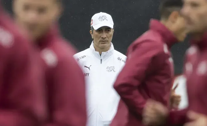 Murat Yakin se muestra paciente con Embolo, que sigue con su carrera contra el tiempo