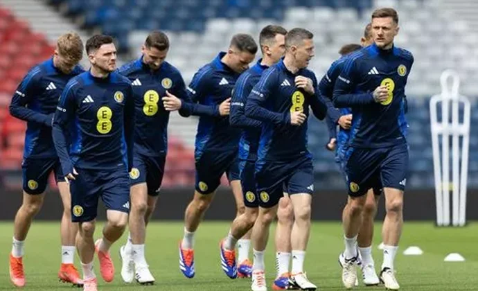 Copper y Armstrong completan la sesión. Souttar y Gordon apuntan a ser los descartes