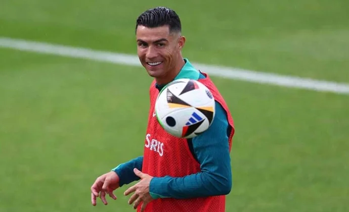 Ronaldo y R. Neves se incorporan al grupo. Conceiçao sigue al margen