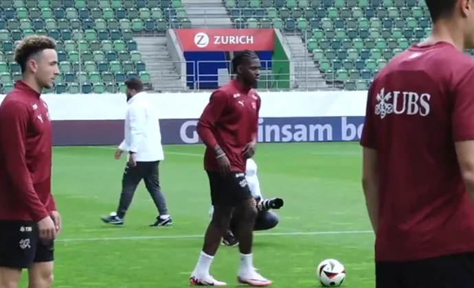 Embolo vuelve al grupo y Zakaria sigue con su recuperación