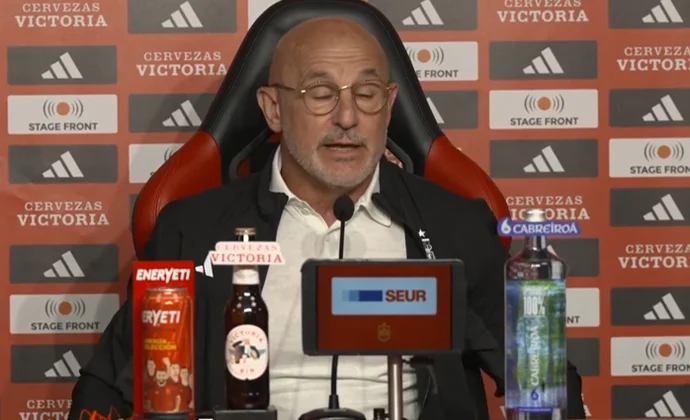 De la Fuente, sobre Cubarsí, Llorente, Ayoze, Olmo, Fermín, Vivian, el delantero centro y la alineación