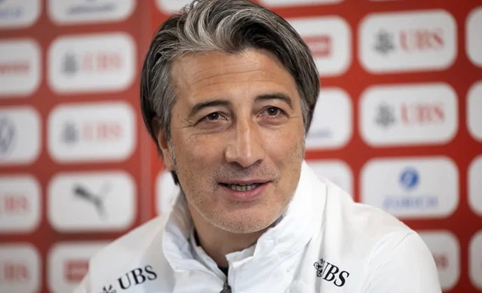 Yakin, sobre Embolo, Zakaria, Sommer, Duah, Mbabu, Vargas y Austria