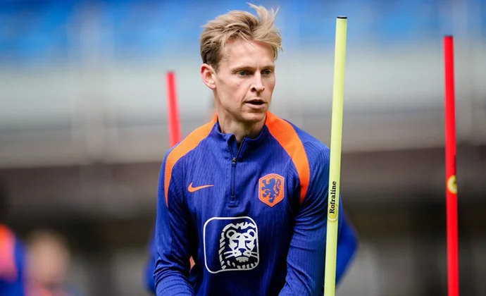 Frenkie de Jong se prueba con el grupo. Reijnders y Koopmeiners completan su primera sesión