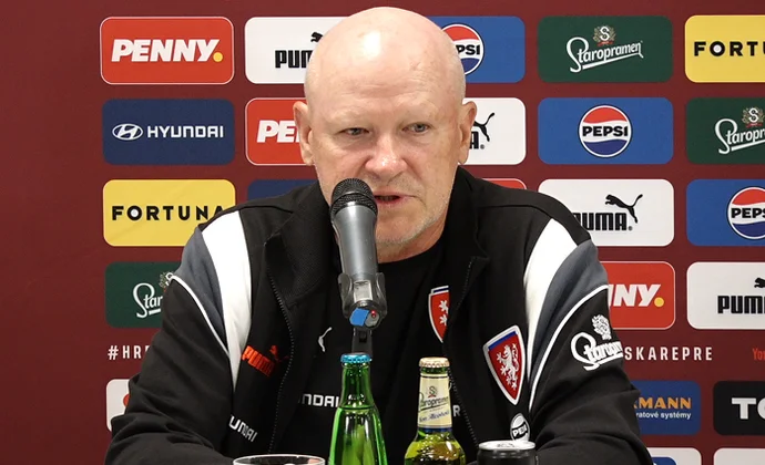 Hasek, sobre la lesión de Sadilek, la alineación y el amistoso contra Macedonia