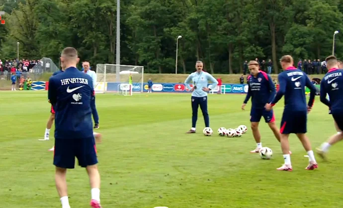 Baturina supera los problemas físicos y el portero Ivusic se ausenta por molestias