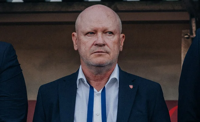 Hasek valora el triunfo, evita dar pistas de su once de gala y todavía no ha decidido el sustituto de Sadilek