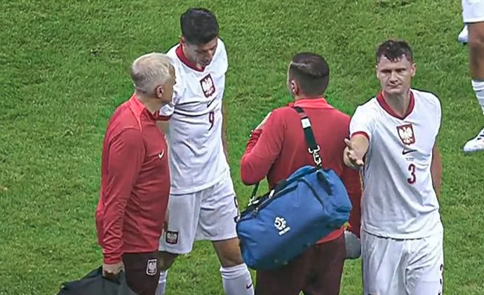 Lewandowski y Swiderski piden el cambio por molestias durante el amistoso contra Turquía