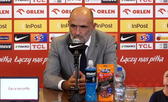 Probierz, sobre Moder, Urbanski, el juego del equipo y el estado físico de Lewandowski, Swiderski y Dawidowicz