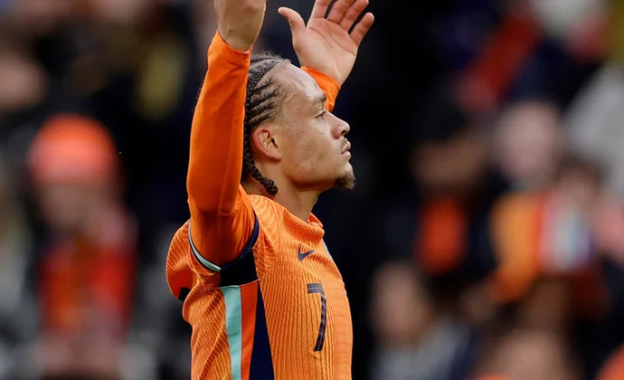 Amistosos internacionales: Países Bajos 4-0 Islandia. Ficha técnica