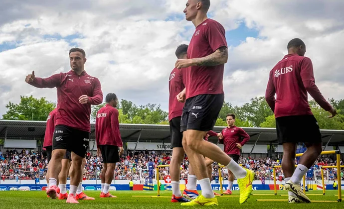 Embolo repite con el grupo. Zakaria y Zuber, ausencias en la primera sesión en Alemania