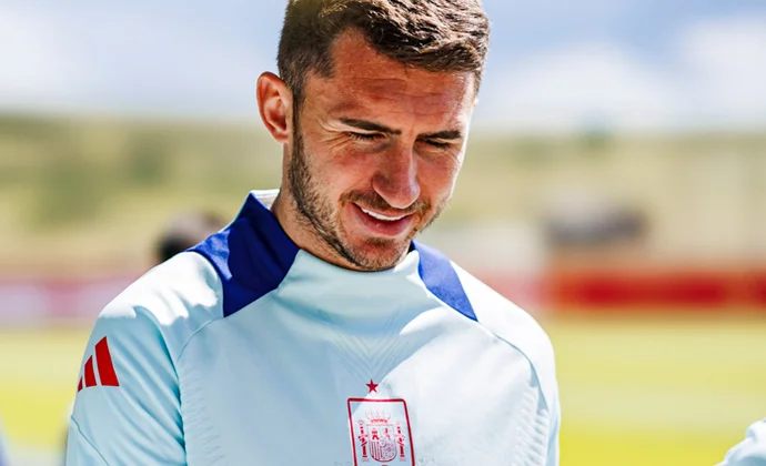 Aseguran que el transfer de Laporte llegó tarde y el Athletic no puede inscribirle por ahora