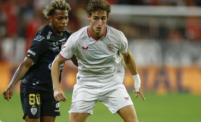 El Sevilla convoca a seis jugadores del filial para hacer la pretemporada con el primer equipo