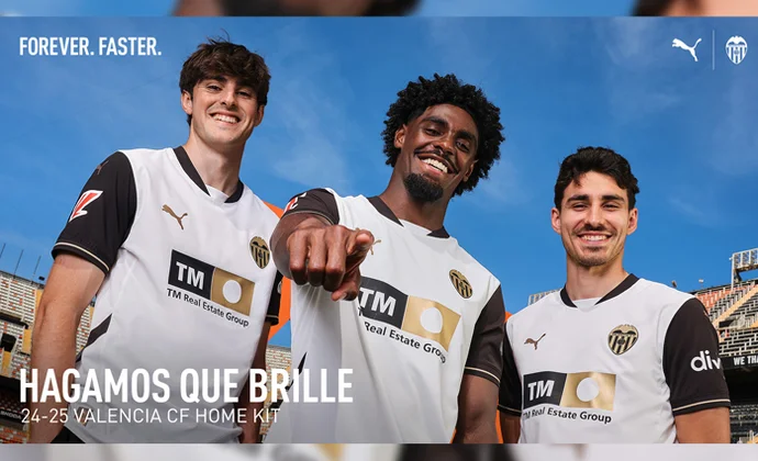 El Valencia presenta su equipación para la temporada 24/25