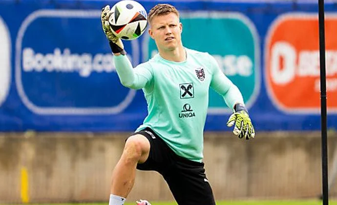 Rangnik confirma a Pentz su portero titular de la Eurocopa