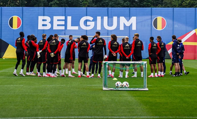 Witsel, Meunier, Vertonghen y Theate siguen sin entrenar con normalidad