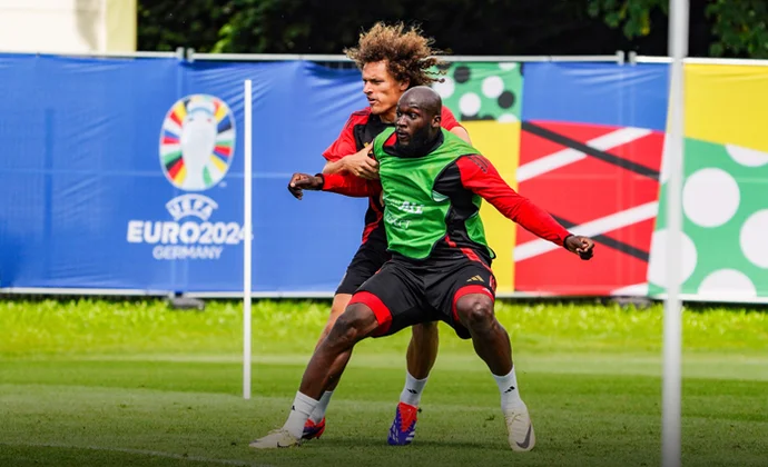 Meunier y Witsel, únicas bajas en la sesión previa al partido contra Eslovaquia