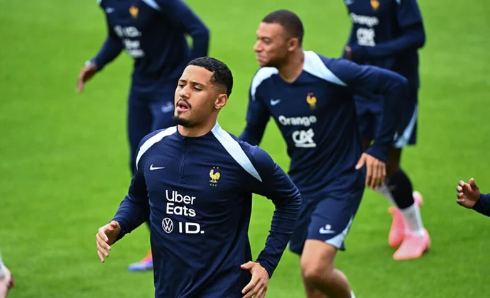 Francia terminó de preparar el partido sin bajas y Deschamps parece tener el once claro