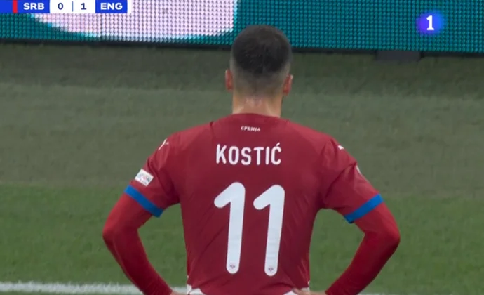 Kostic se retiró con molestias del partido contra Inglaterra