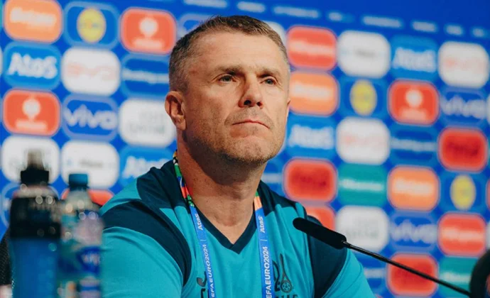 Rebrov habla de Mykolenko y del partido contra Rumanía