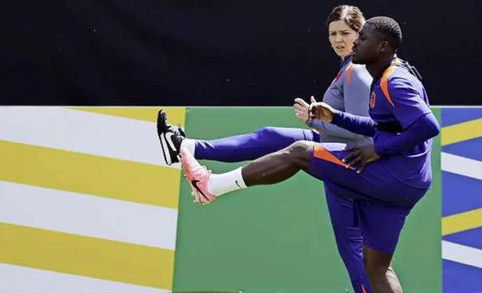 Brobbey hace parte de la sesión con el grupo este lunes