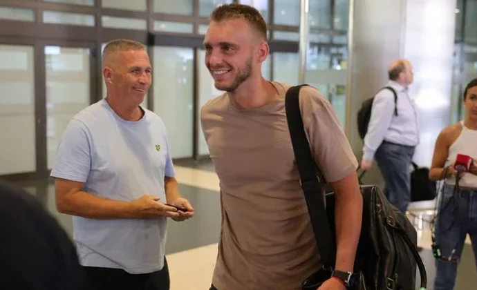 Cillessen aterriza en Gran Canaria tras cerrarse su fichaje por Las Palmas