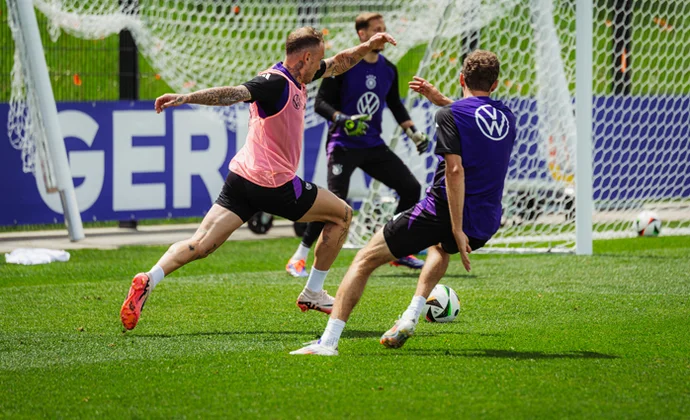 Alemania termina de preparar el segundo partido con toda la plantilla disponible