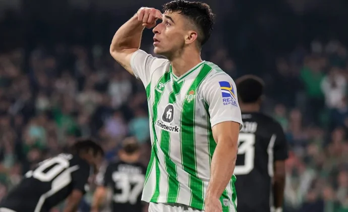 Betis y Leeds, en negociaciones avanzadas por el traspaso definitivo de Marc Roca