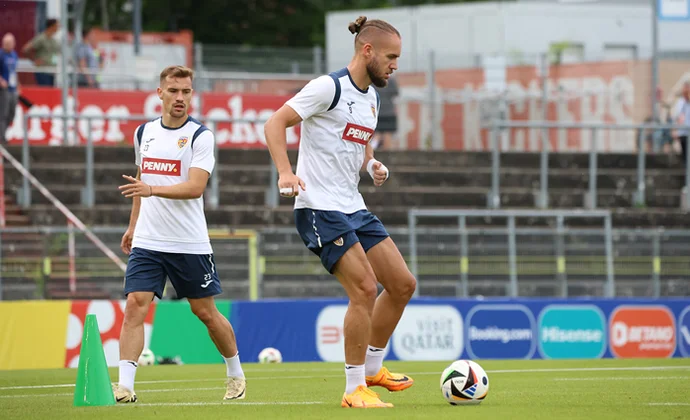 Rumanía vuelve al trabajo sin secuelas físicas y el once de gala listo para repetir