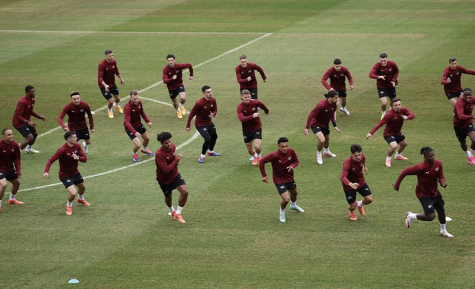 Zuber y Zakaria completan la sesión del martes con el grupo