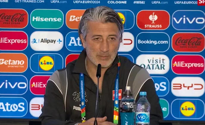 Yakin habla del partido contra Escocia y evita dar pistas sobre su once