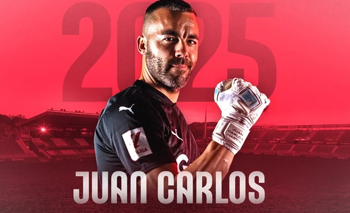 Juan Carlos, que finalizaba contrato, renueva por un año más