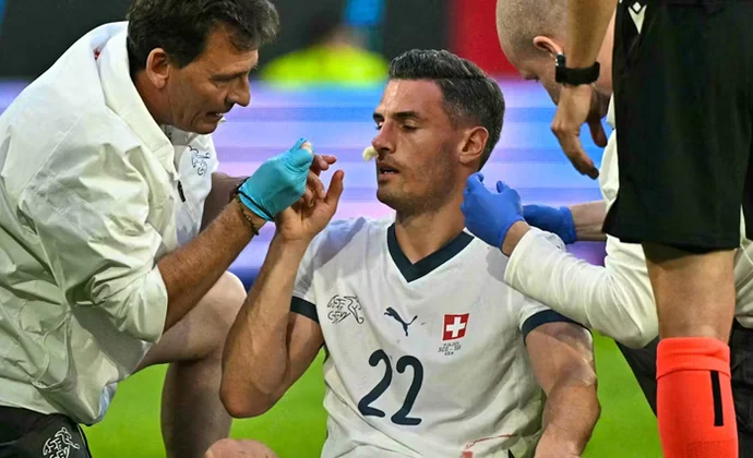 Schar jugará sin máscara contra Alemania pese a tener la nariz rota