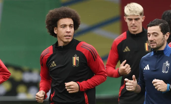 Witsel se prueba con el grupo y Meunier es la única baja