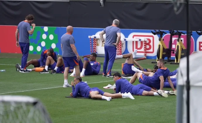 Países Bajos vuelve a los entrenamientos sin secuelas físicas ni lesionados