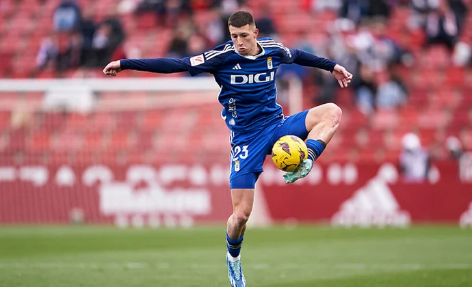 Osasuna negocia con el Real Oviedo el fichaje de Abel Bretones