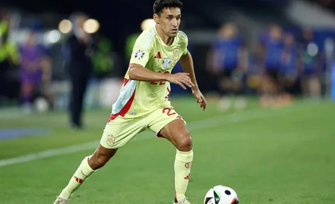 Navas termina el partido con molestias y será sometido a pruebas