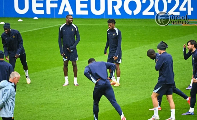 Francia se ejercita con Coman y Kolo Muani de vuelta