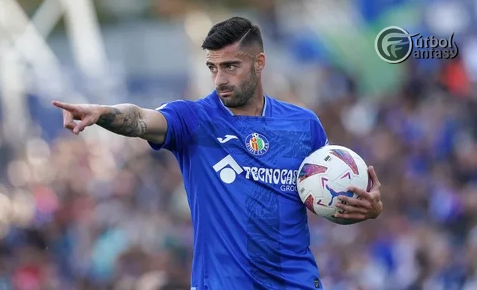 Diego Rico seguirá supuestamente en el Getafe, pero ni hay comunicado oficial ni está inscrito en LaLiga