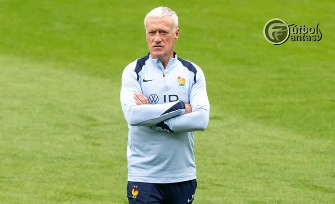 Francia completa la última sesión sin bajas ni dar pistas, pero Deschamps mantiene su idea de cuatro medios