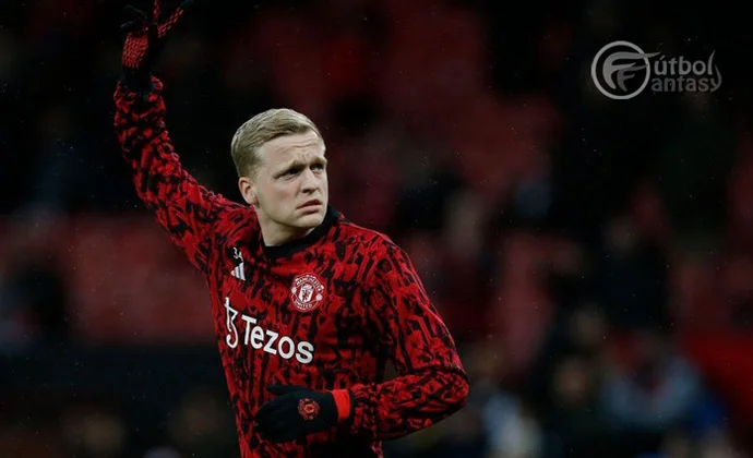 El Girona negocia con el Manchester United por Van de Beek