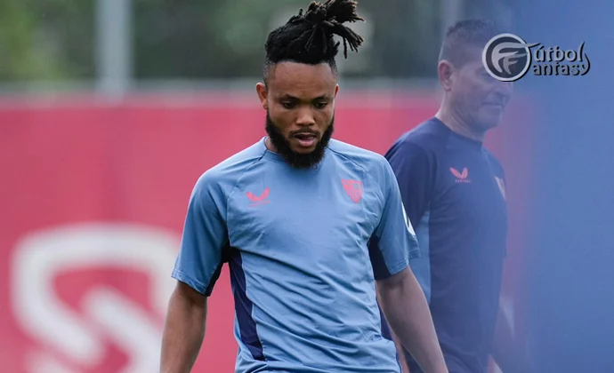 El Sevilla completa una sesión dominical todavía con muchas ausencias