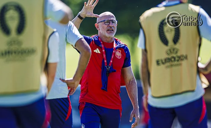 Pedri y Le Normand no se ejercitan este lunes y Luis de la Fuente parece tener decidido el once