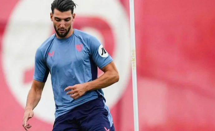 El Sevilla y los agentes desbloquean la cesión de Rafa Mir al Valencia