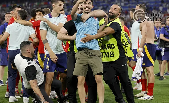 Morata será evaluado mañana tras sufrir una dura entrada de un guardia de seguridad