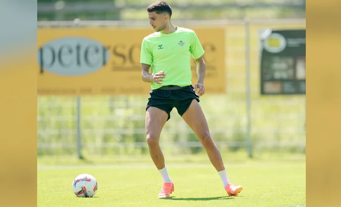Bartra empieza la pretemporada como uno más, a la espera de probarse en los amistosos