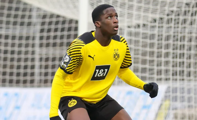 El Betis presenta al B. Dortmund un interés formal por Soumaila Coulibaly