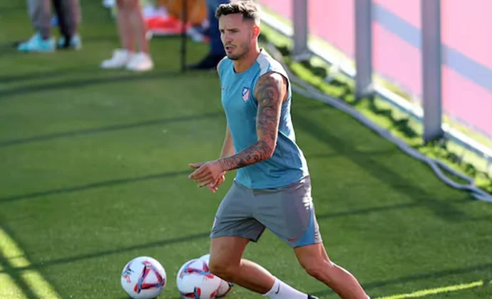 Saúl no trabaja al mismo ritmo que sus compañeros mientras se resuelve su contrato