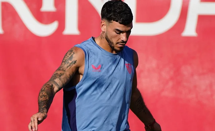 El Sevilla sigue preparando el primer amistoso con una baja y nueve ausencias