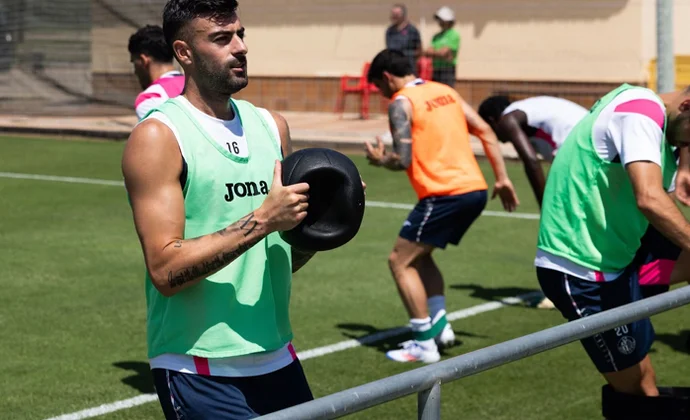 El Getafe se ejercita en Oliva sin Mayoral, Alderete ni Peter